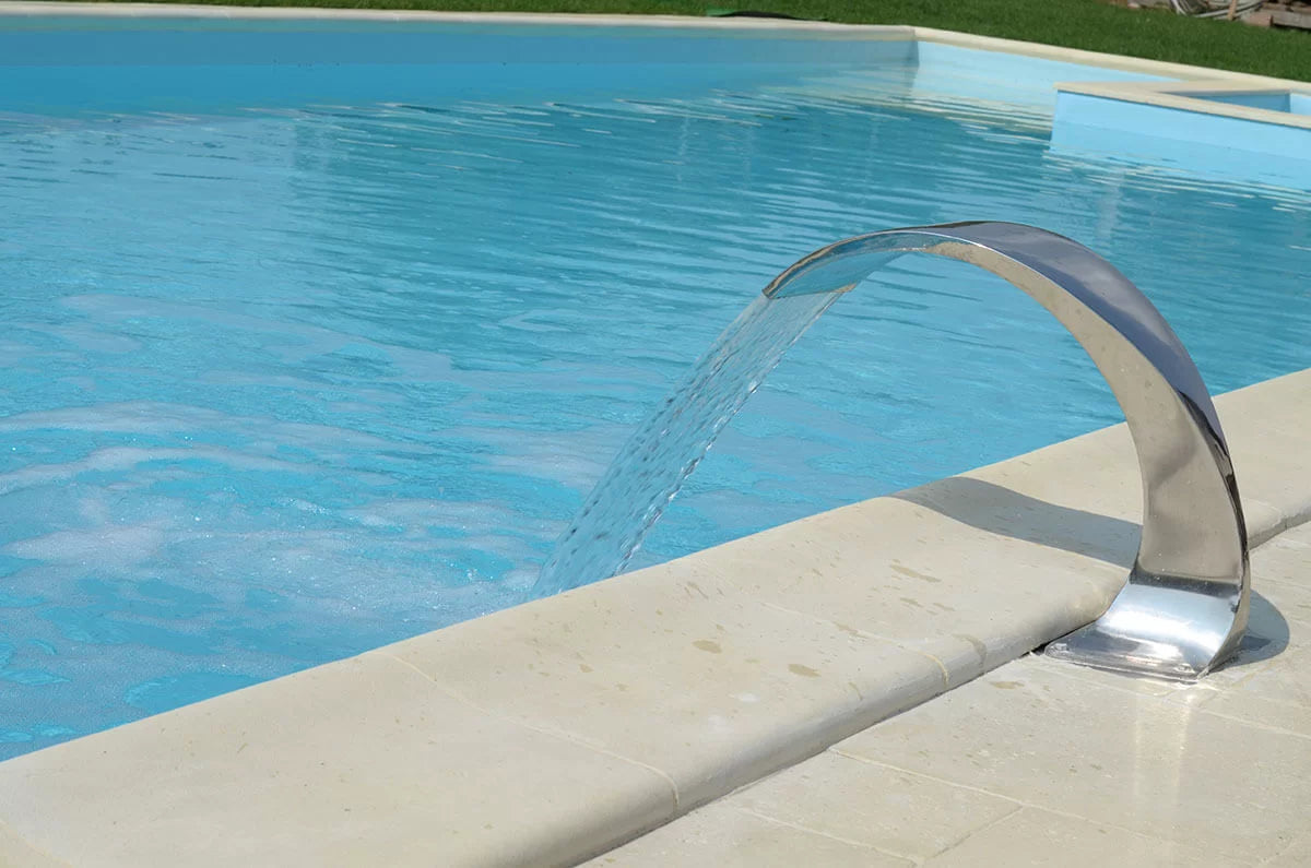 Piscină familială cu bazin pentru copii