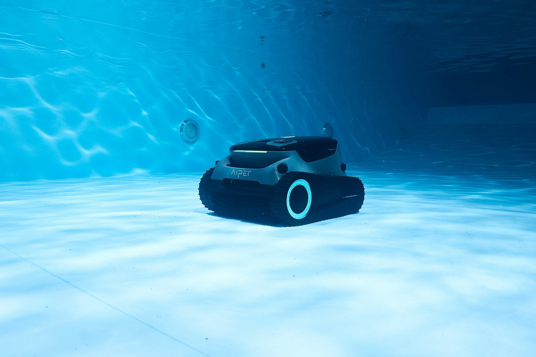 Robot automat de curățare pentru piscină
